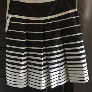 A Line Pleated Striped Skirt
